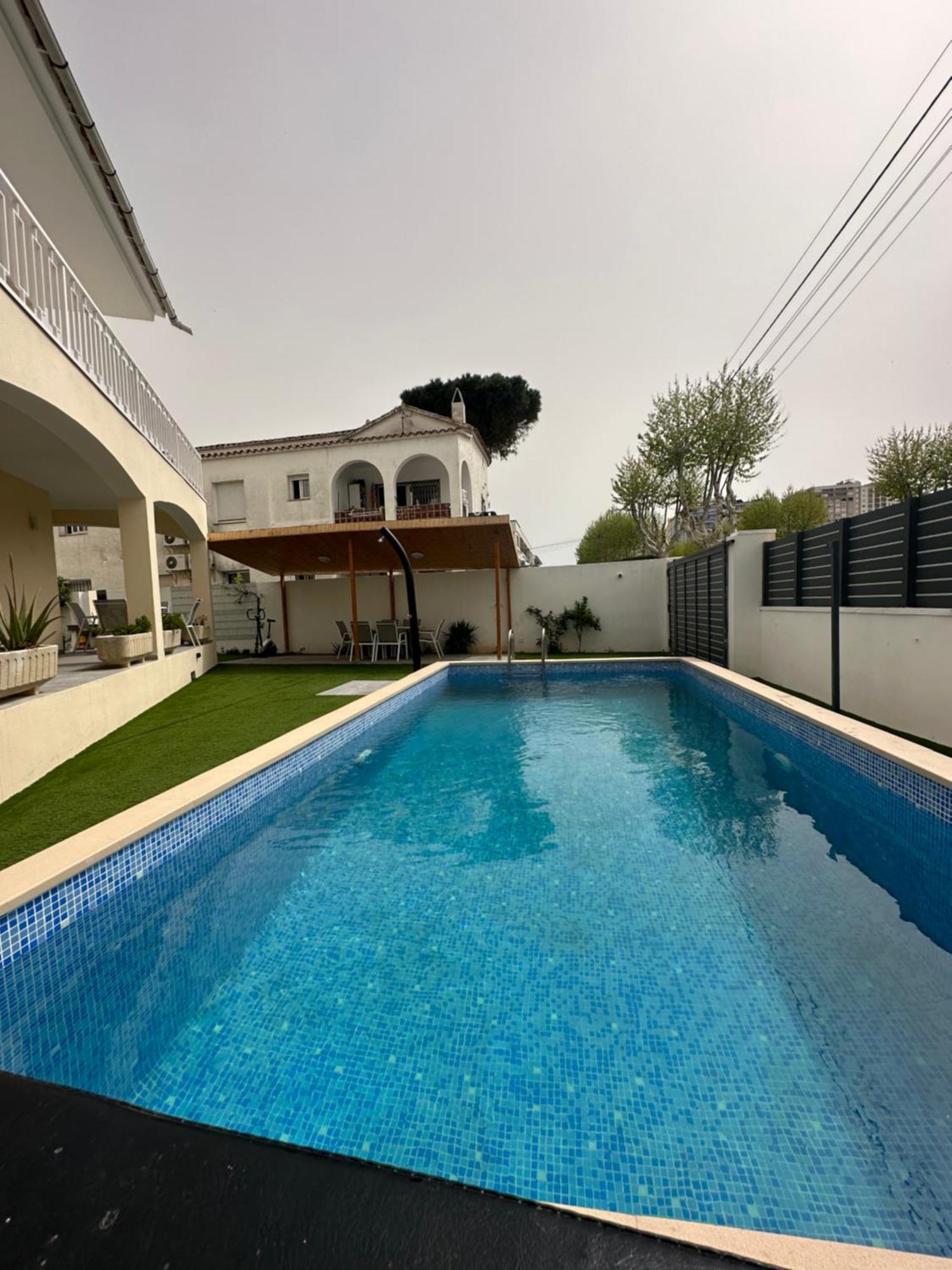 Requesens Playa Appartement